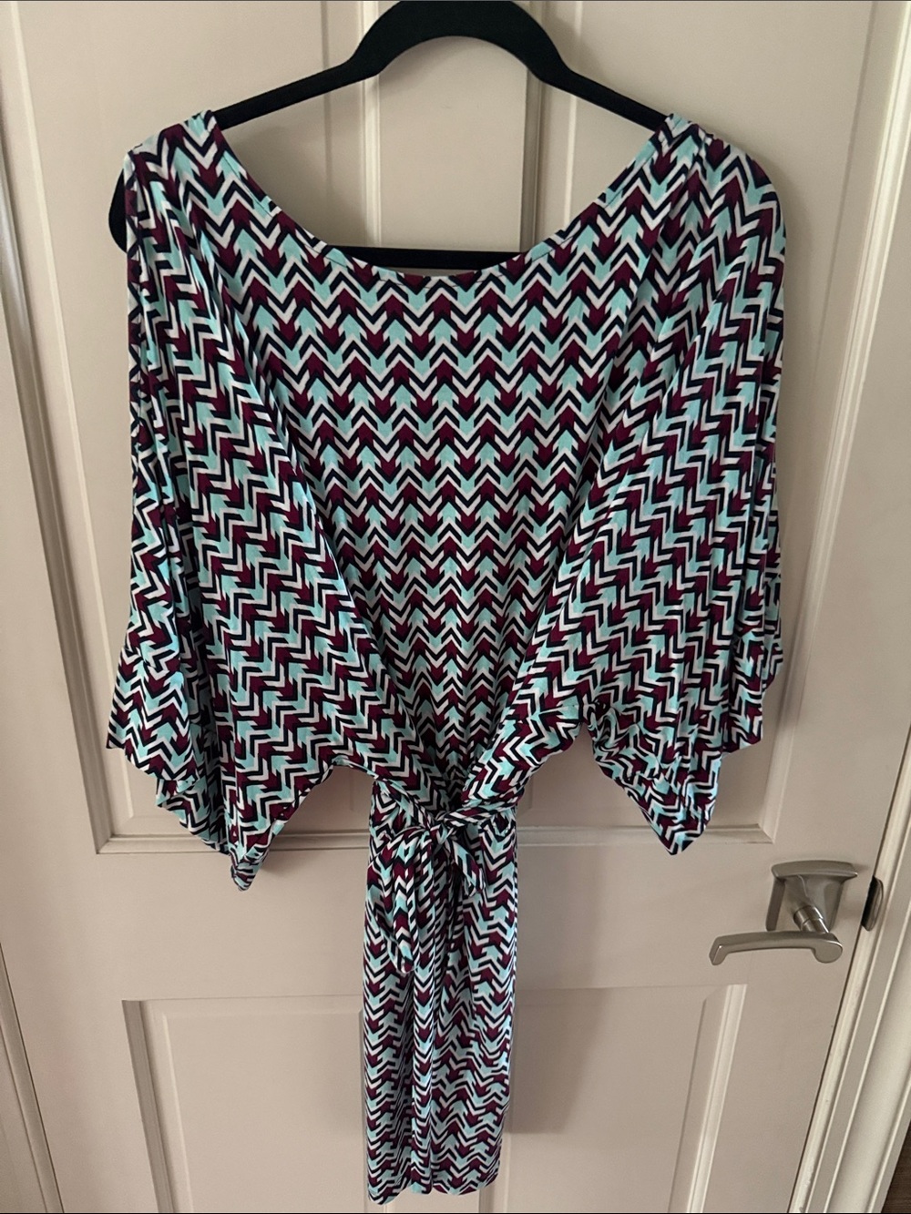 LASCANA Women’s Geometric Tie-Front dress in Turquoise/multi wide sleeves.